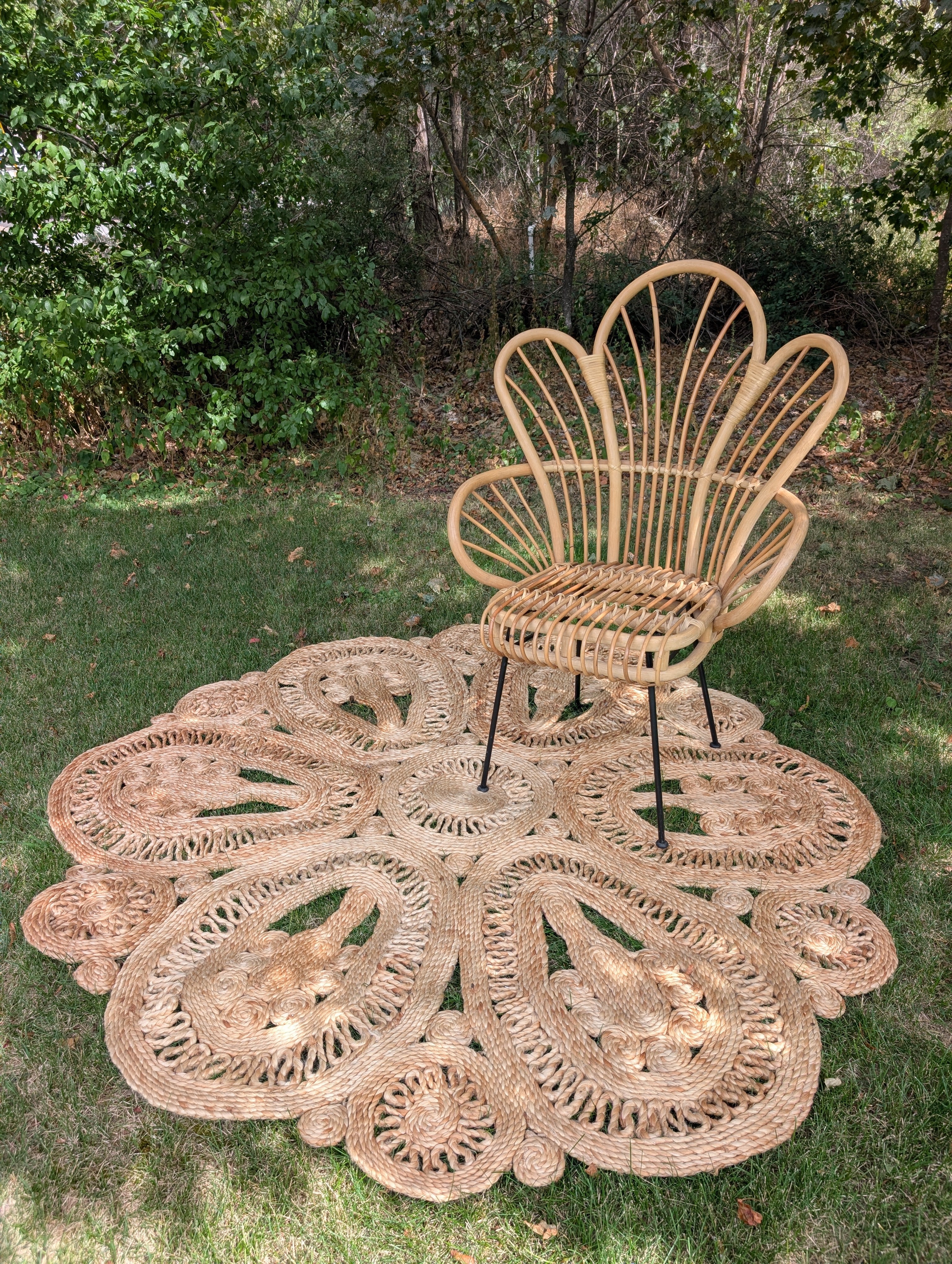 RENTAL - Floral Jute Rug 6' in diameter
