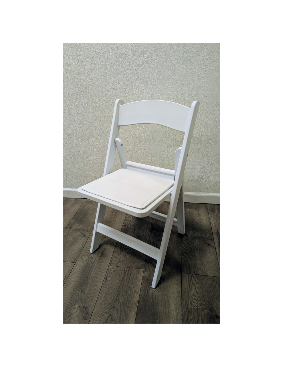 RENTAL - White Resin Chair