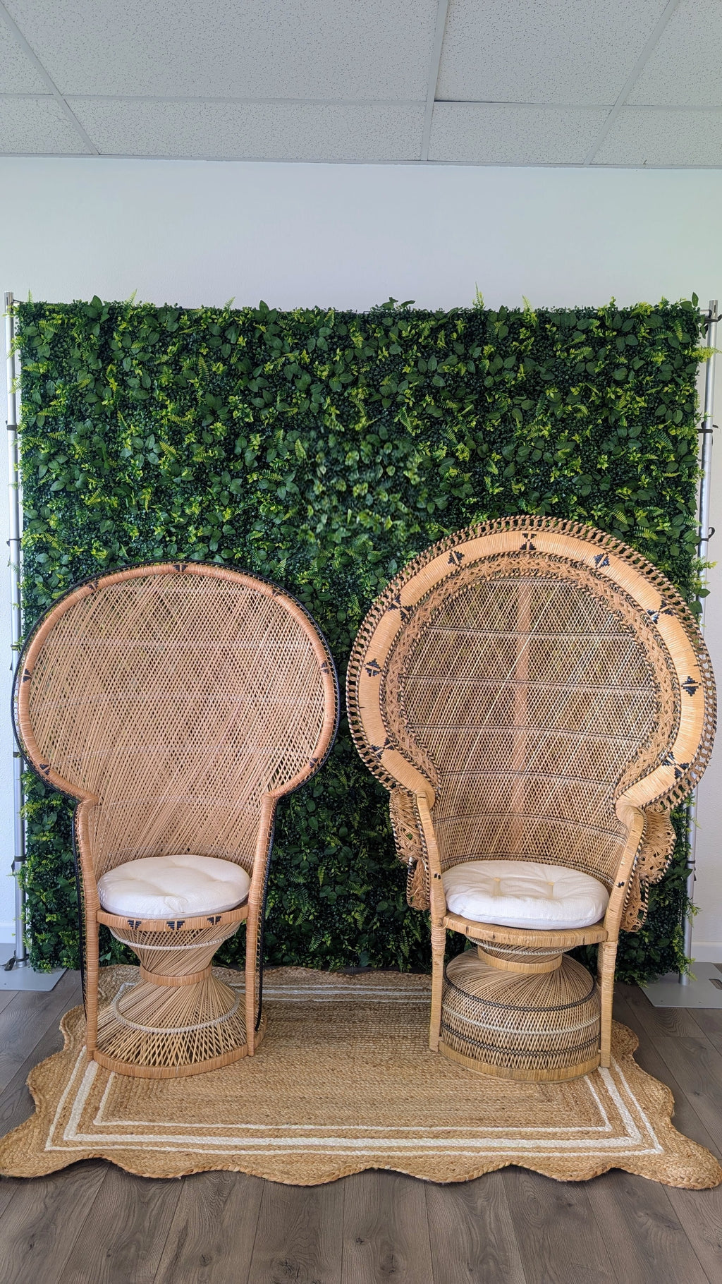 RENTAL - BRIDE & GROOM/sweethearts chairs
