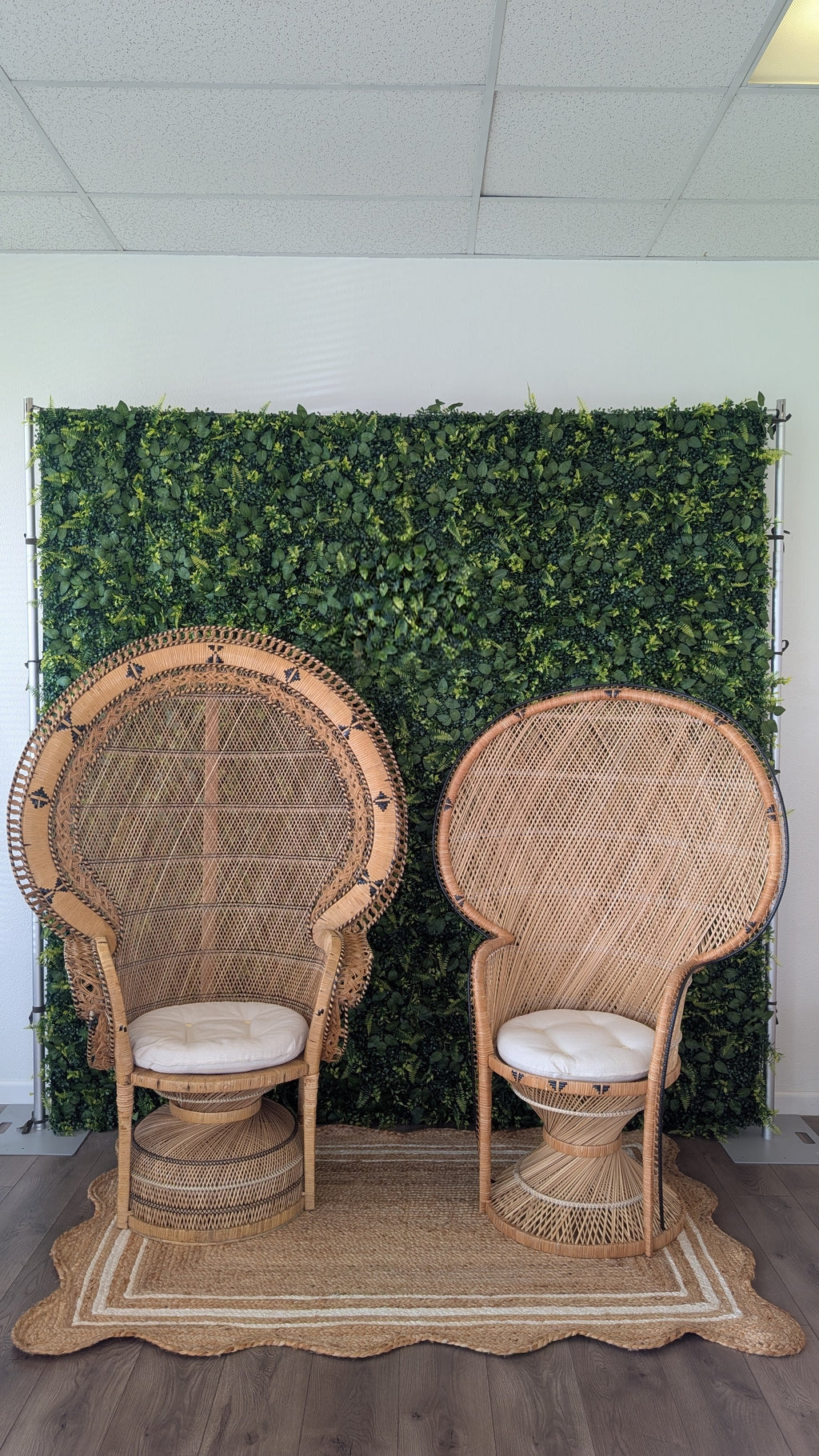 RENTAL - BRIDE & GROOM/sweethearts chairs