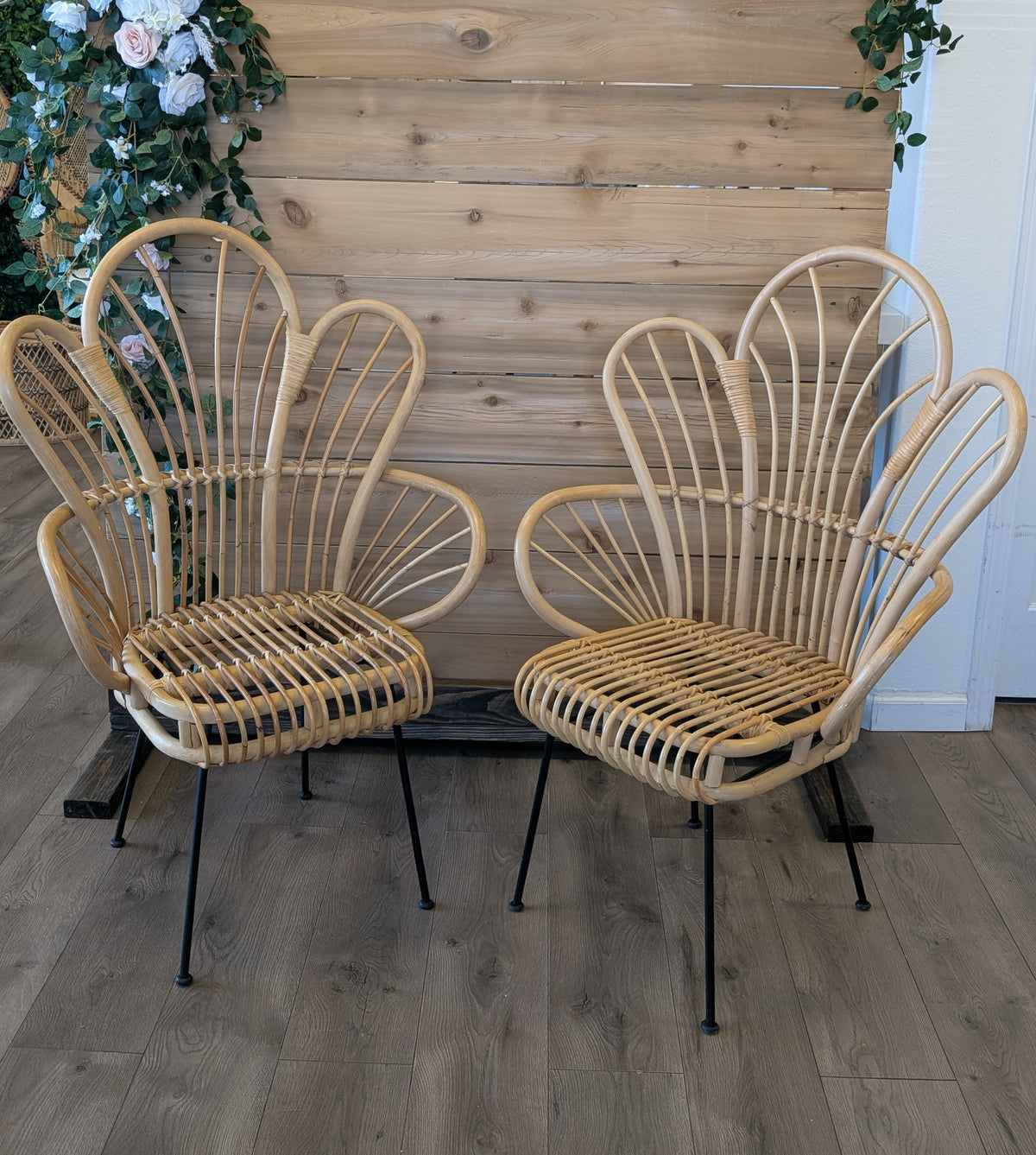 Rental - SWEETHEART flower chairs