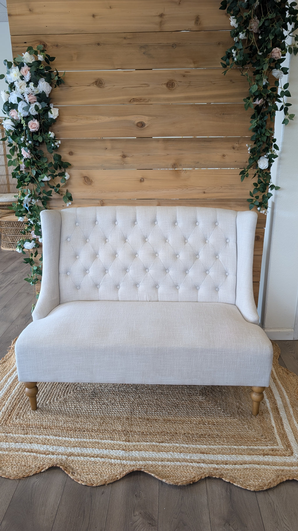 Rental - Decorative Modern white Settee