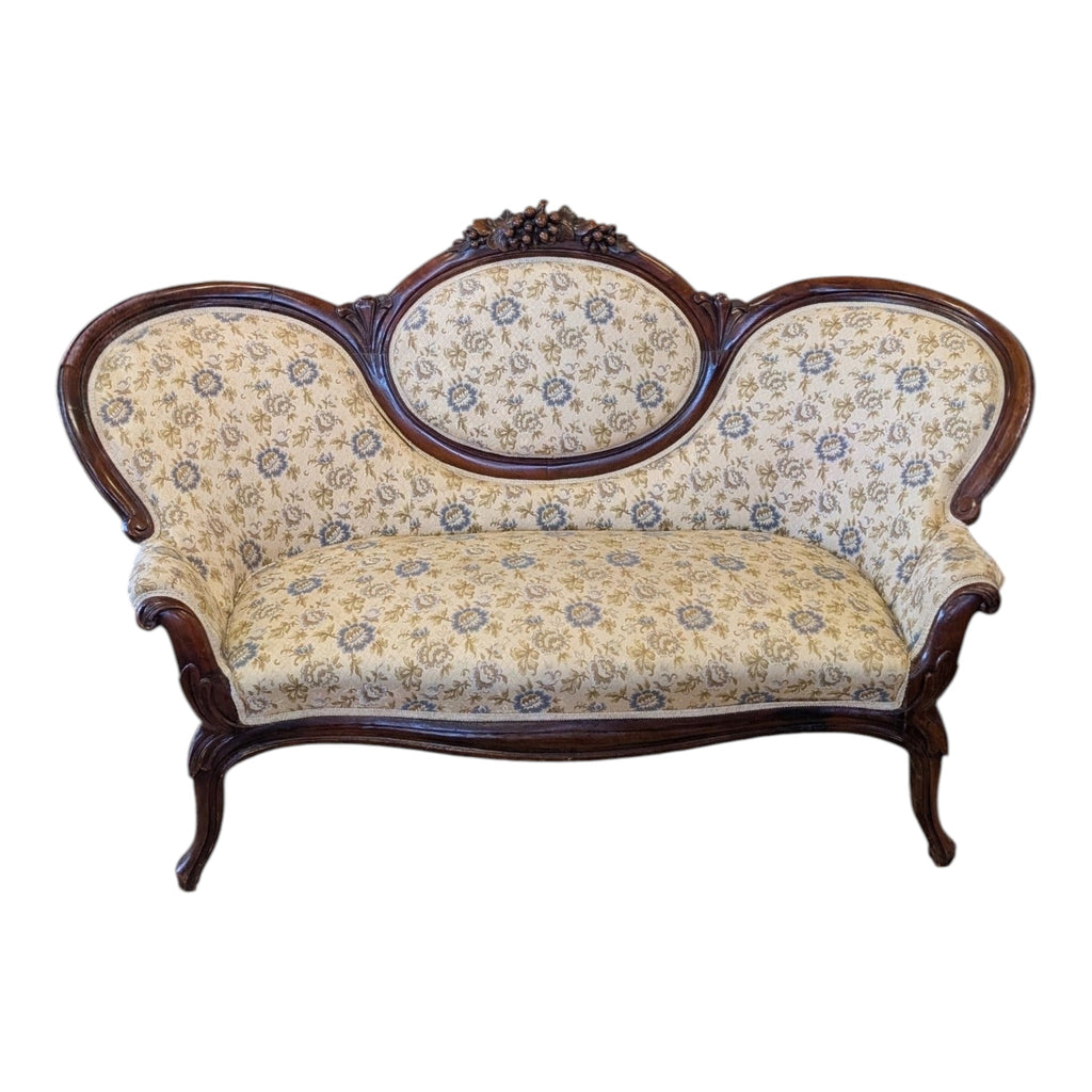 Rental - Victorian settee